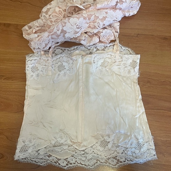 DOLCE & GABBANA 2pc lace sleeveless blouse in orange - Picture 10 of 16